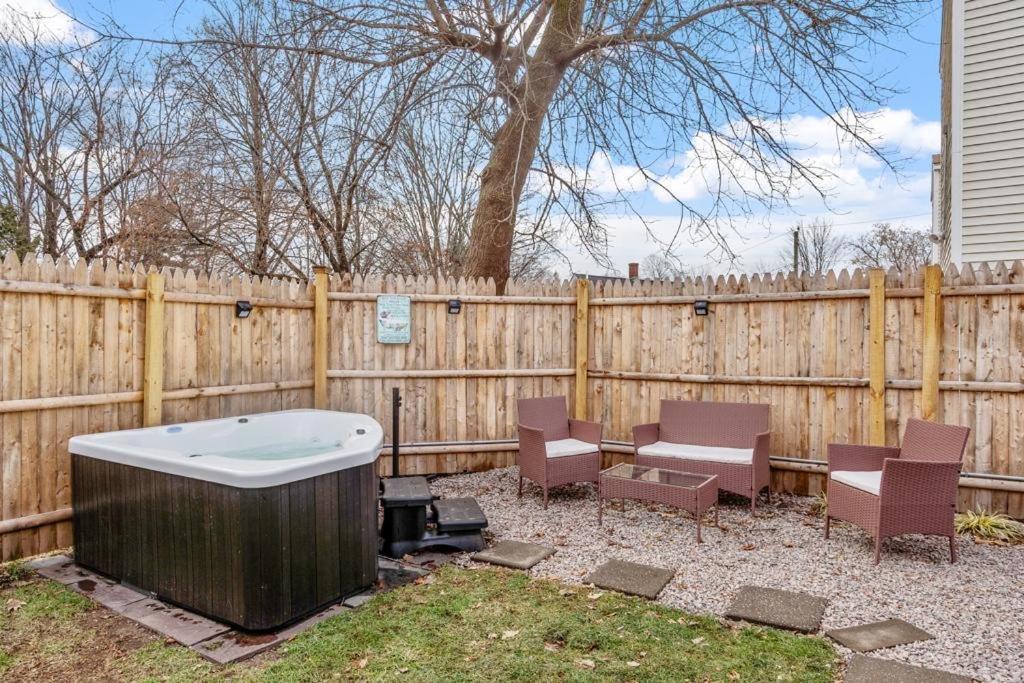 New!! Lovely Unit W/ Private Hot Tub And Patio! Laconia Exterior photo